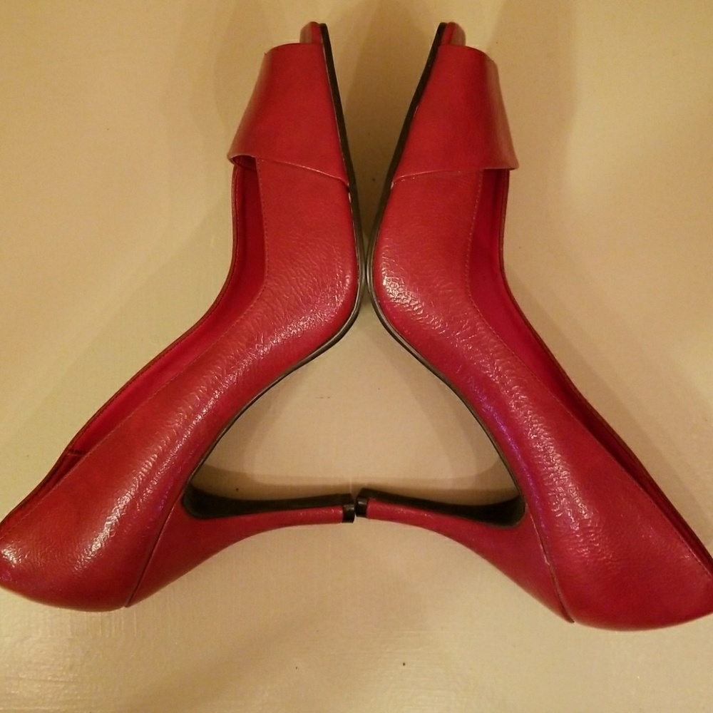 Red Heels by Rampage - Picture 5 of 7